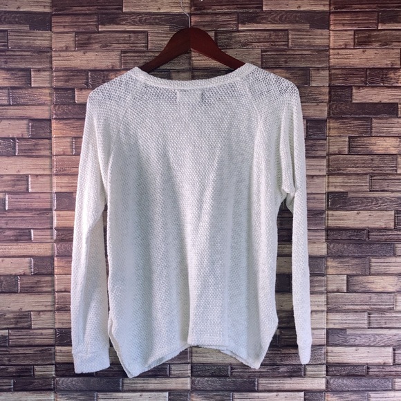 Women’s Velvet by Graham & Spencer Medium Cream Soft Knit Sweater - Picture 2 of 8